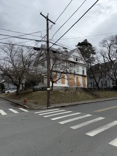 Photo of 337 Beacon St
