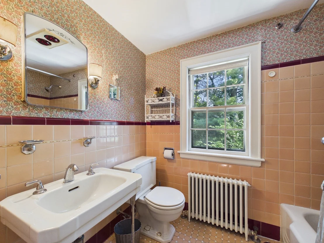Photo of 390 Marsh St