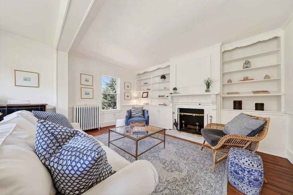 Photo of 1154 Main St