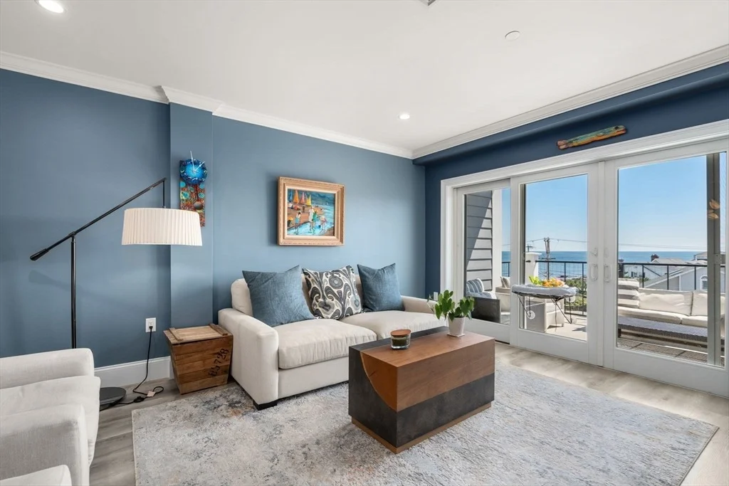 Photo of Unit 403 at 535 Ocean Blvd