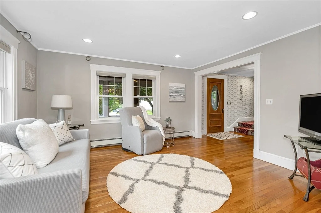 Photo of 35 Warren Avenue