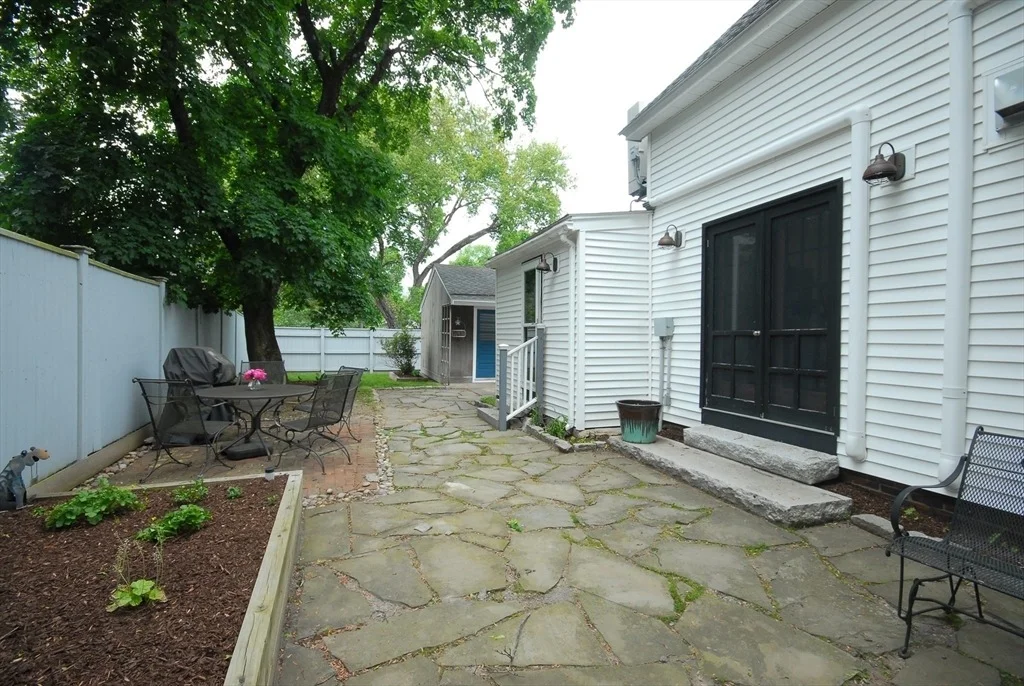 Photo of 1832 Main St.