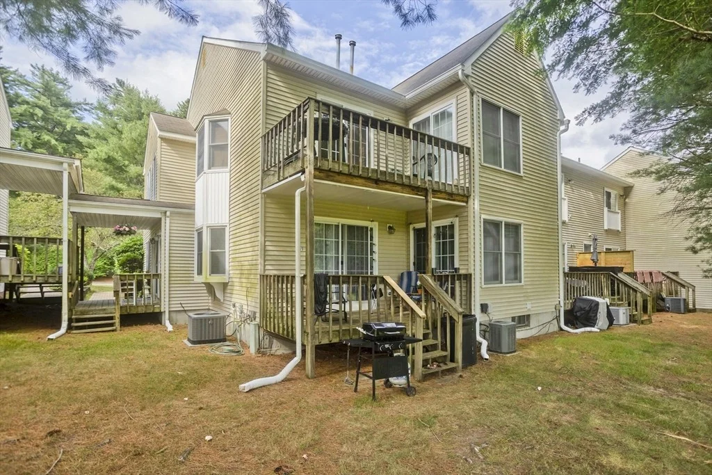 Photo of Unit A at 15 Castlegate Dr