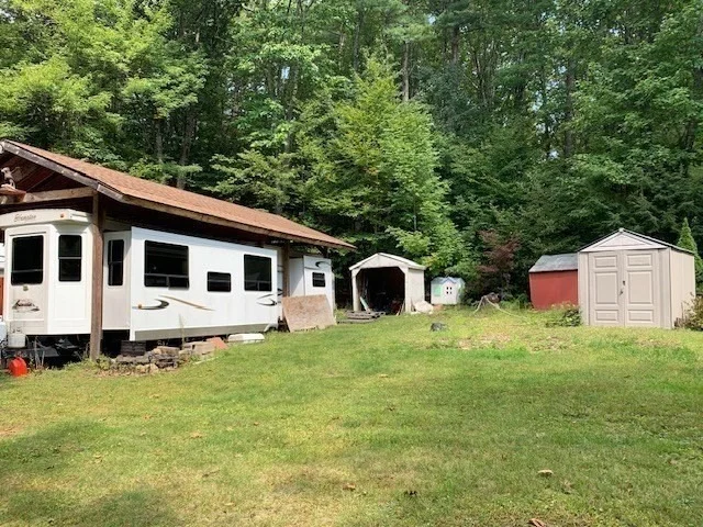 Photo of 27 & 29 Cascade Dr