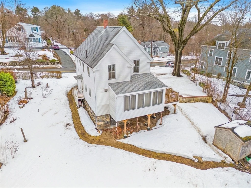 Photo of 971 Webster St