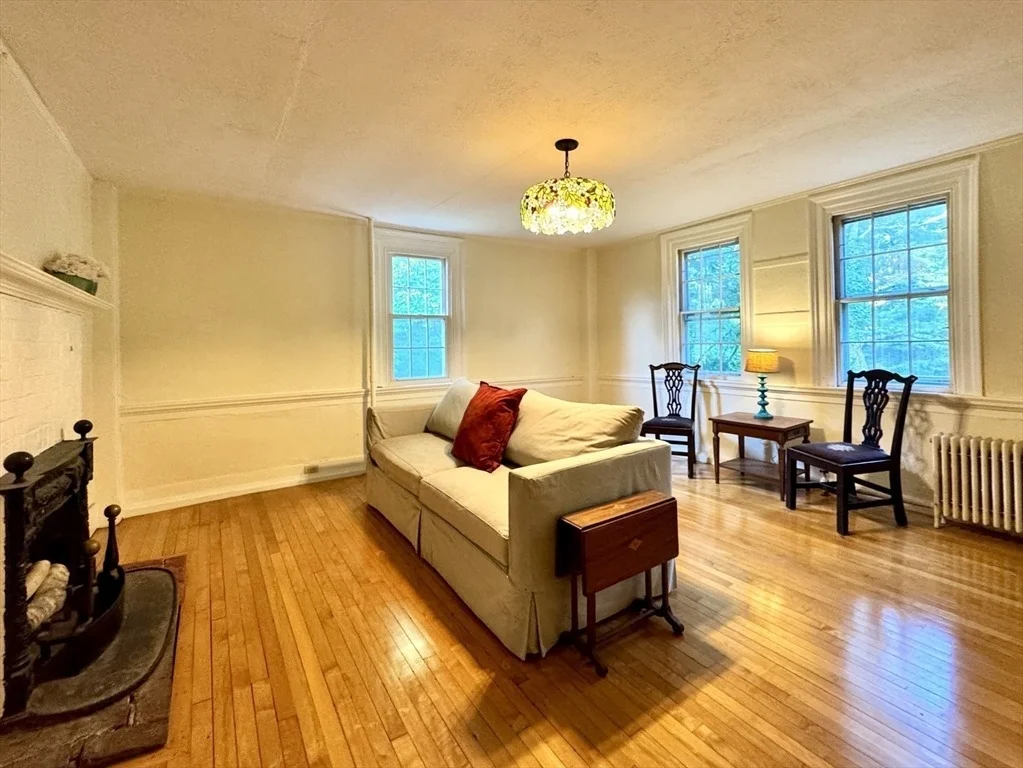 Photo of 238 Briar Hill Rd