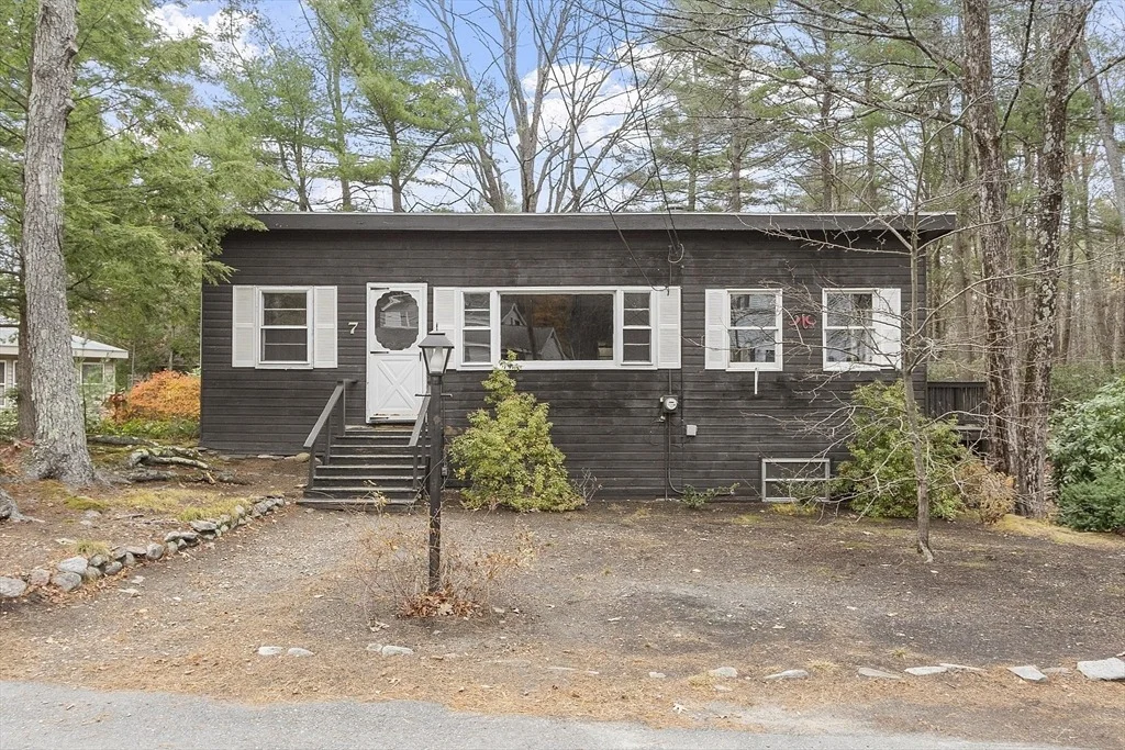 Photo of 7 Hickory Ln