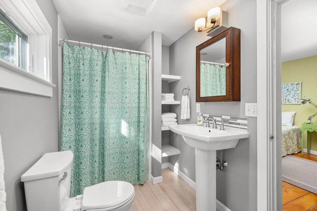 Photo of 374 Putnam