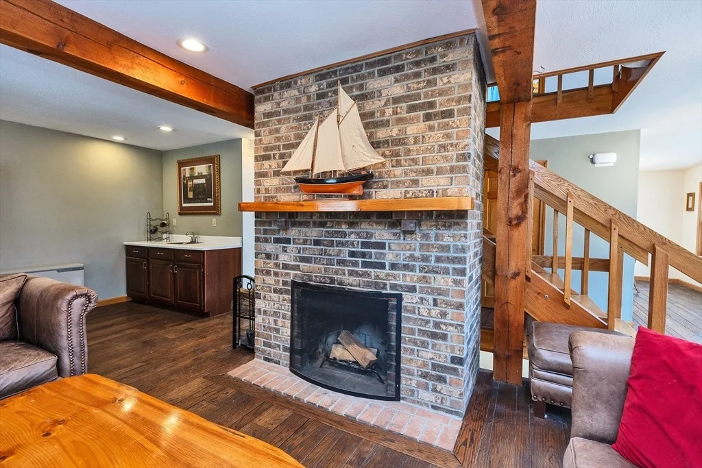 Photo of 44 Lakeview Drive