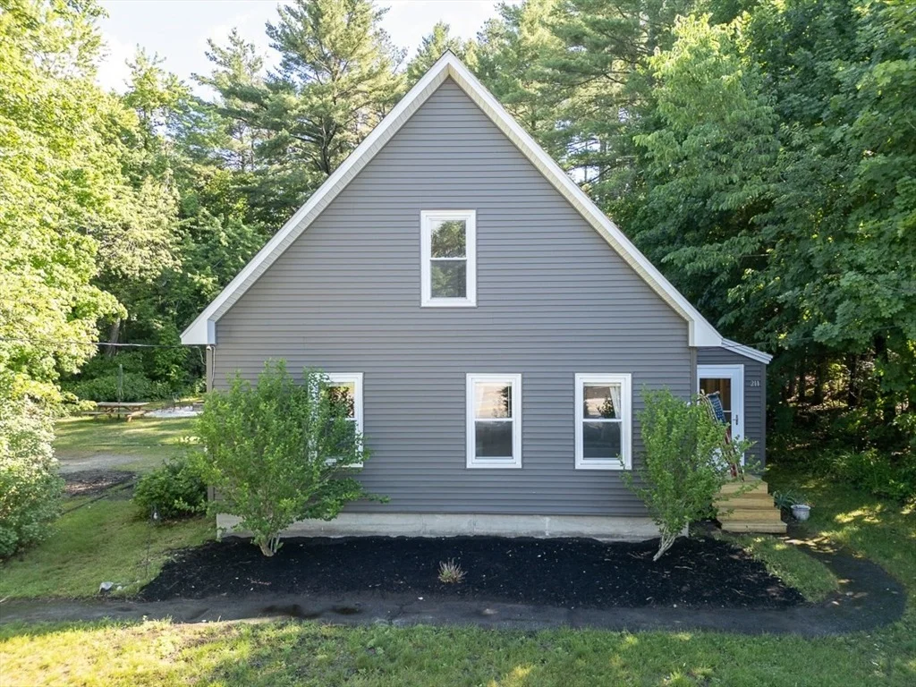 Photo of 211 Main St