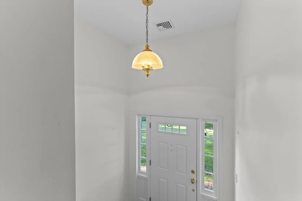Photo of 627 Main St