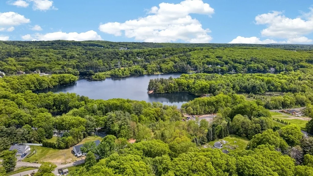 Photo of 9 Ledgewood Dr