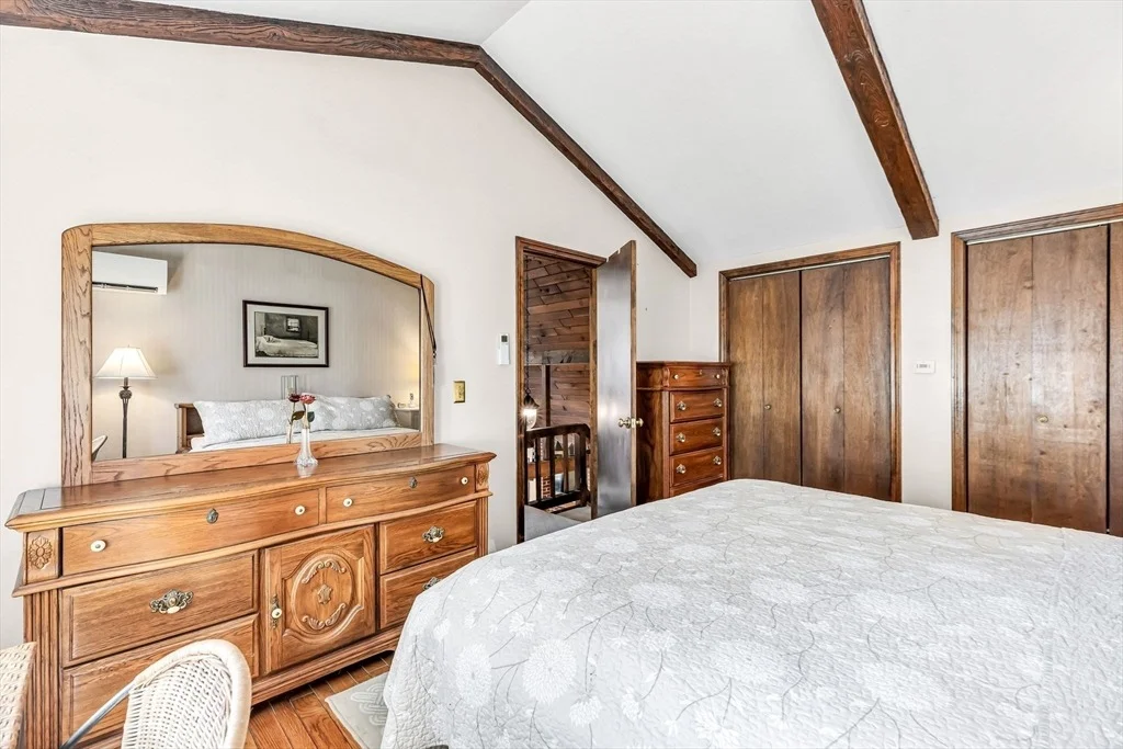 Photo of 105 Shoreline Dr