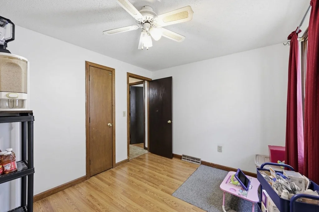Photo of 164 Arnold Ave