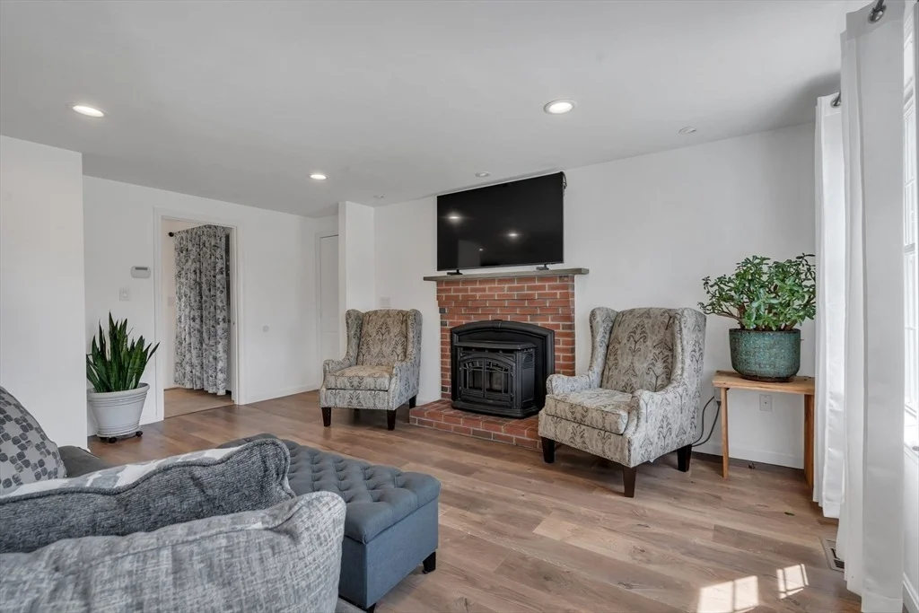Photo of 6 Fleuette Drive