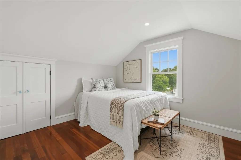Photo of 8 Onset Ave