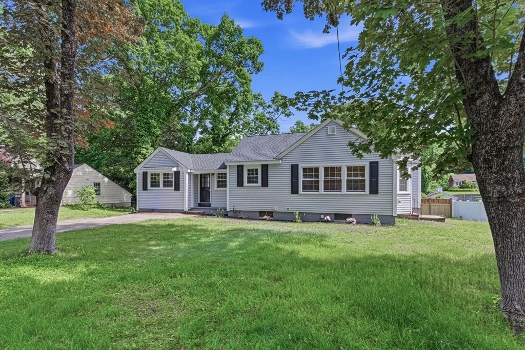 Photo of 95 Circle Dr