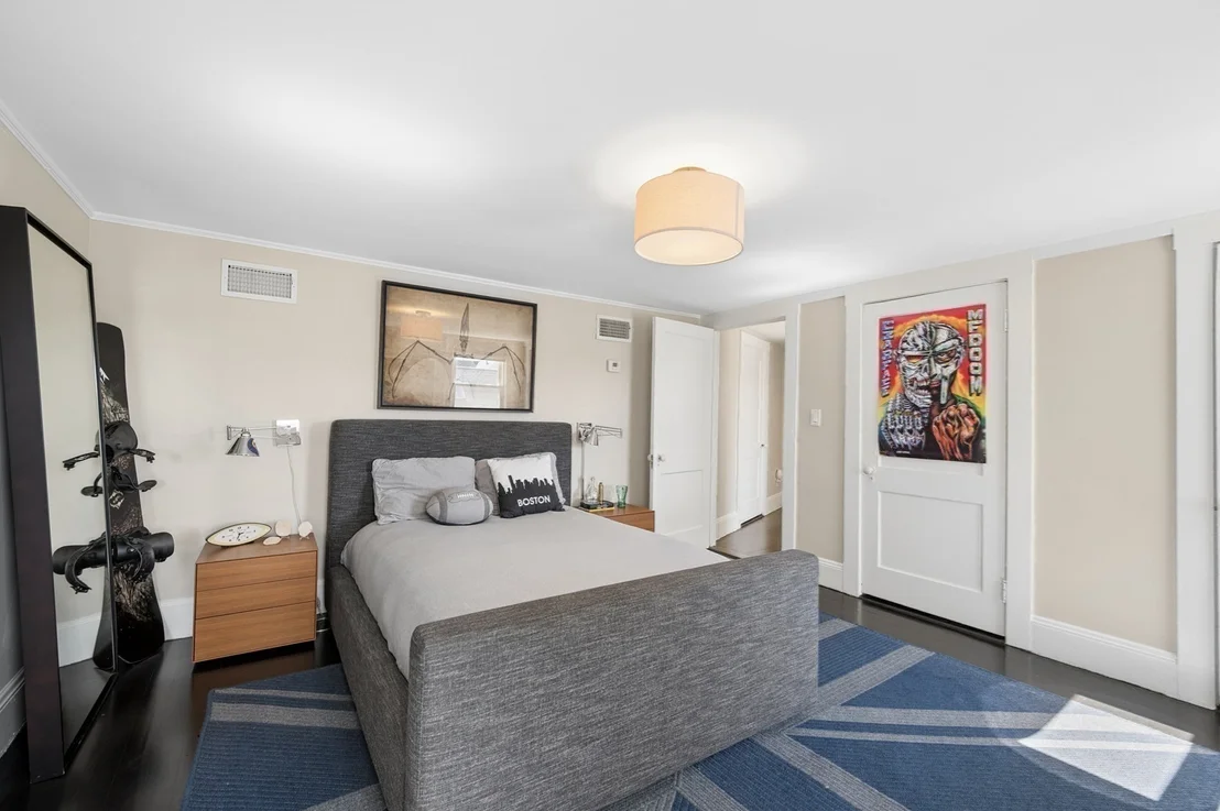 Photo of 1175 Centre St