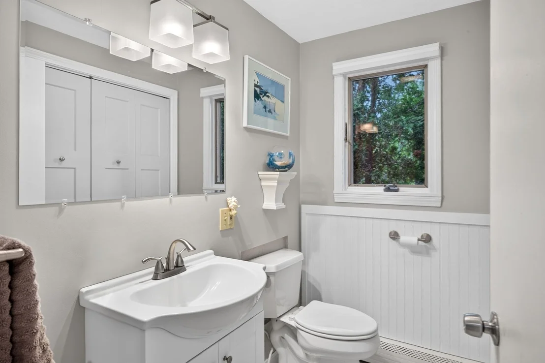 Photo of 34 Dexter Ave
