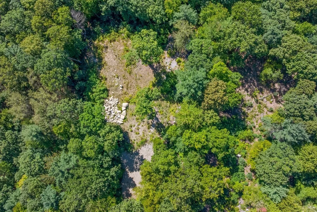 Photo of 39 Chickering Rd