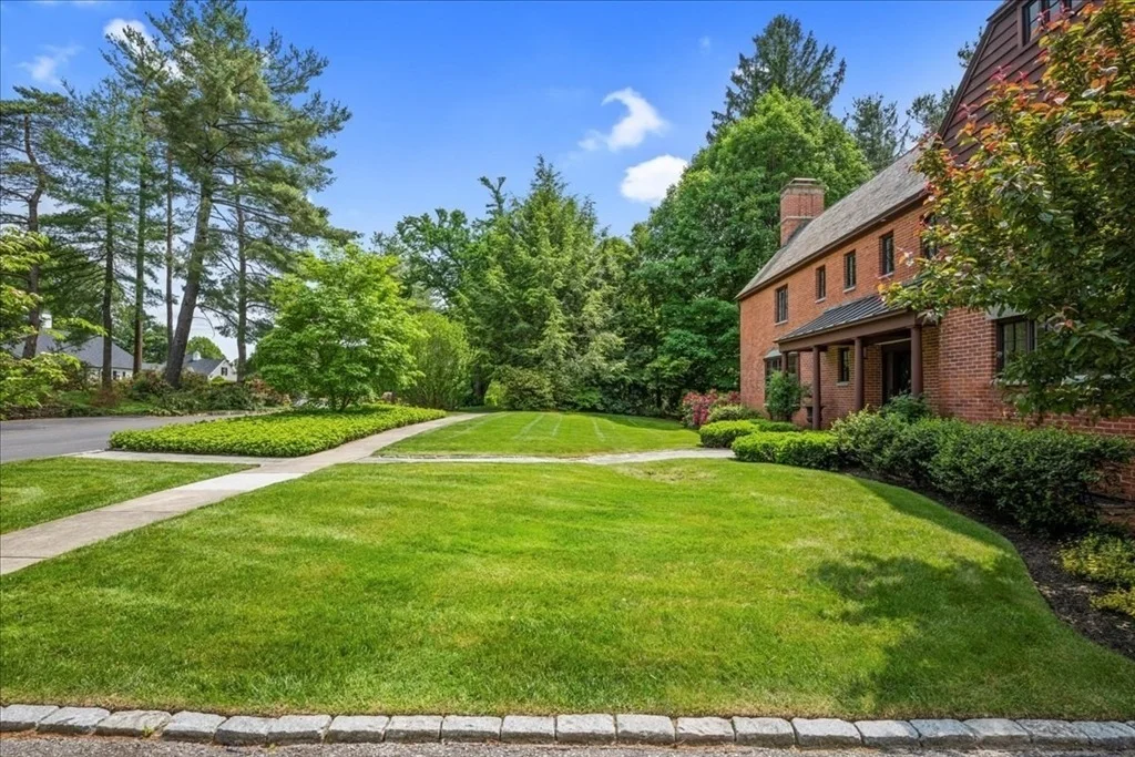 Photo of 40 Westwood Dr