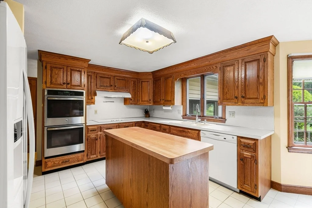 Photo of 32 Monteiro Way