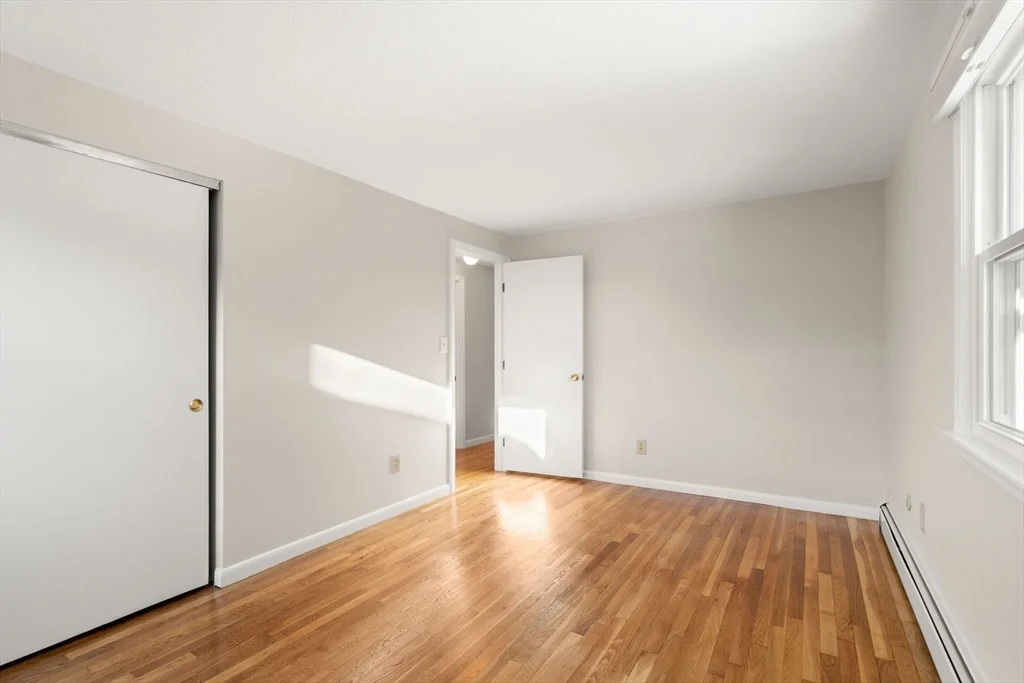 Photo of 56 Greenleaf Cir