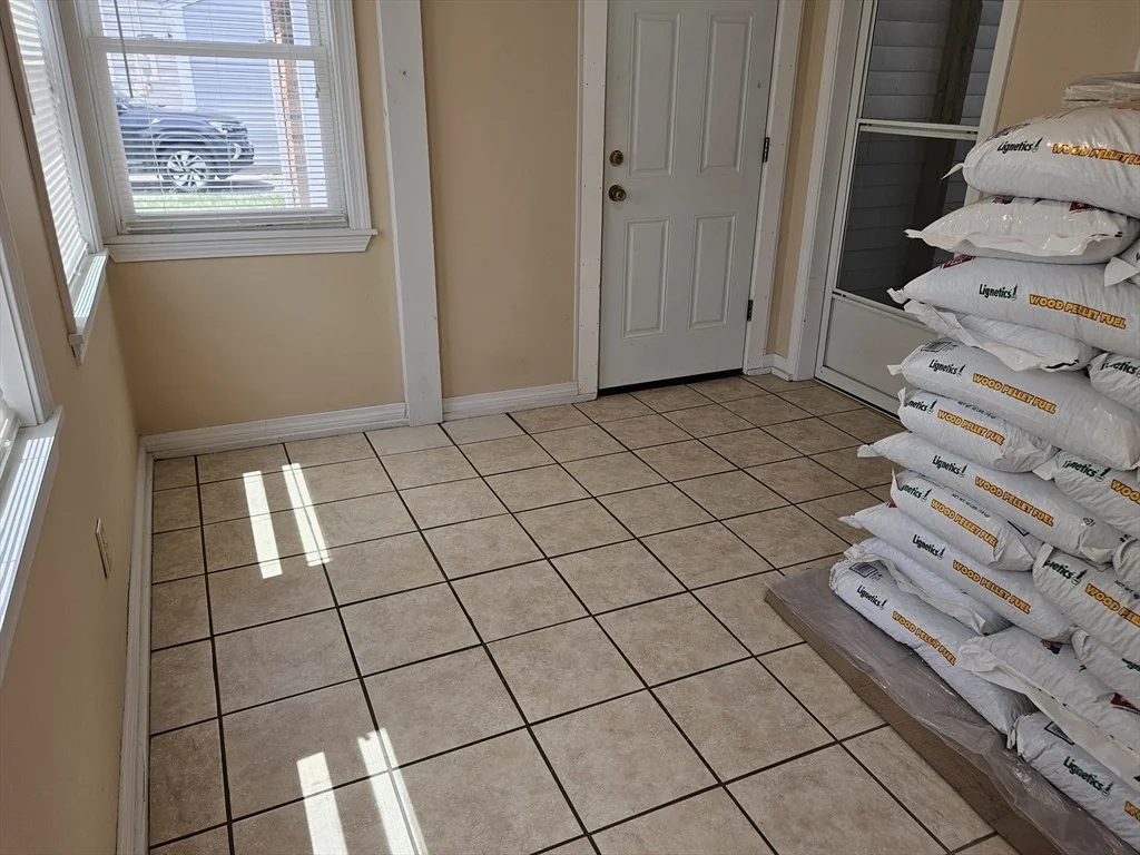 Photo of 461 River Rd