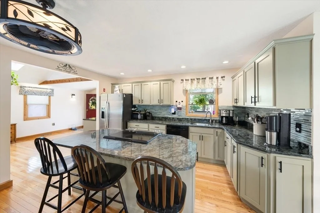 Photo of 472 Potter Rd.