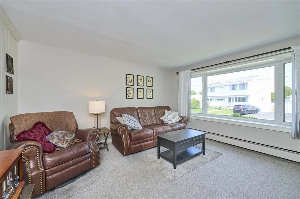 Photo of 2 Sheffield Dr