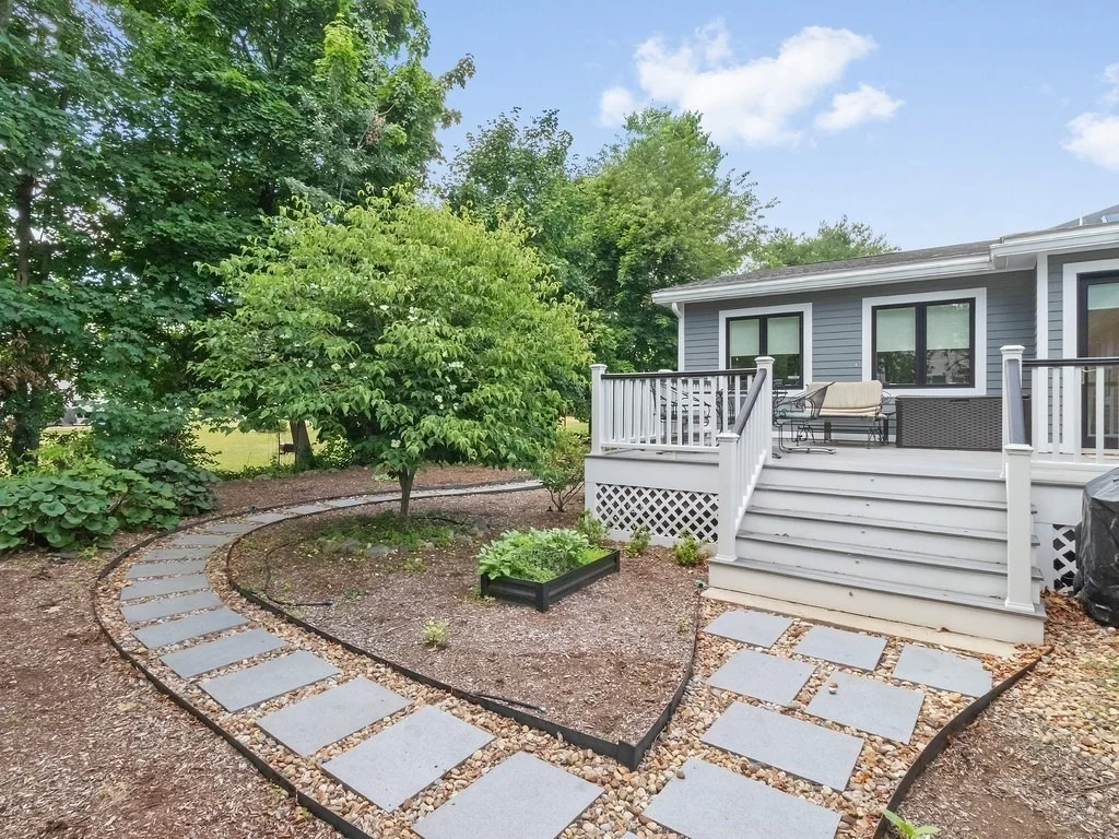 Photo of 694 Trapelo Road