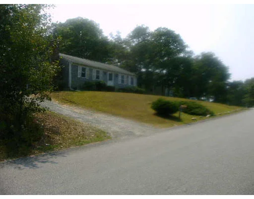 Photo of 6 Leamington Ln