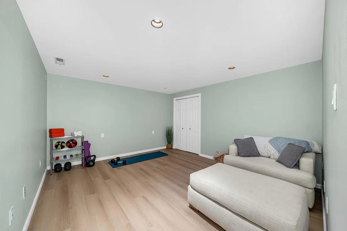 Photo of 2 Hunter Dr