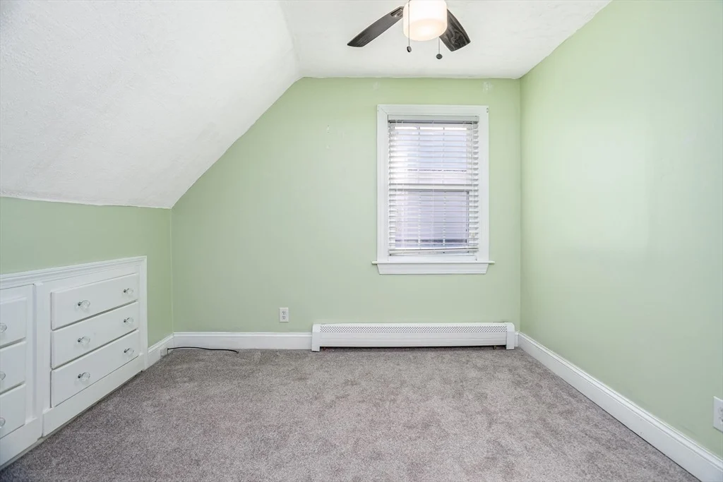 Photo of 23 Tiverton Parkway