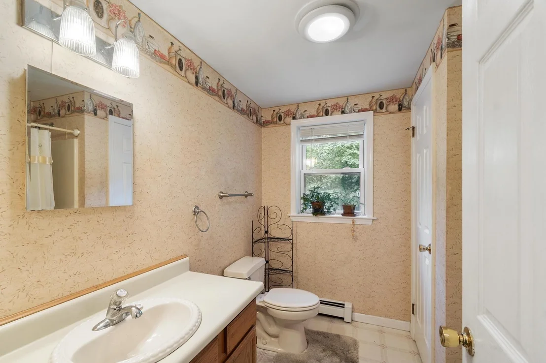 Photo of 64 Mystery Ln