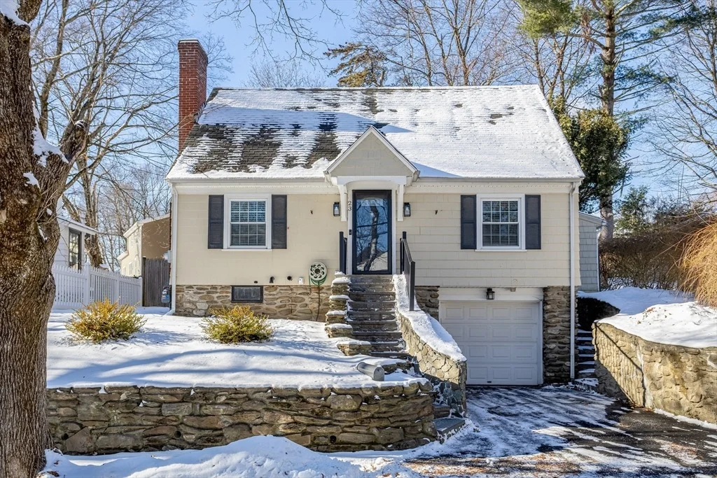 Photo of 23 Tiverton Parkway