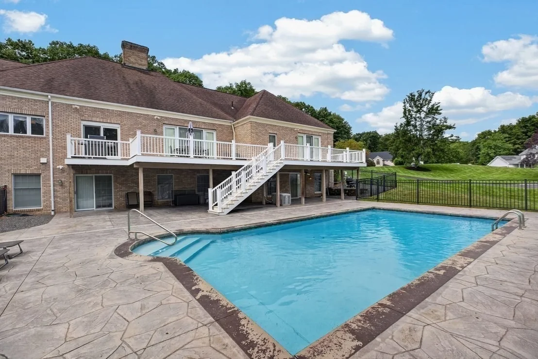 Photo of 196 High Meadow Dr