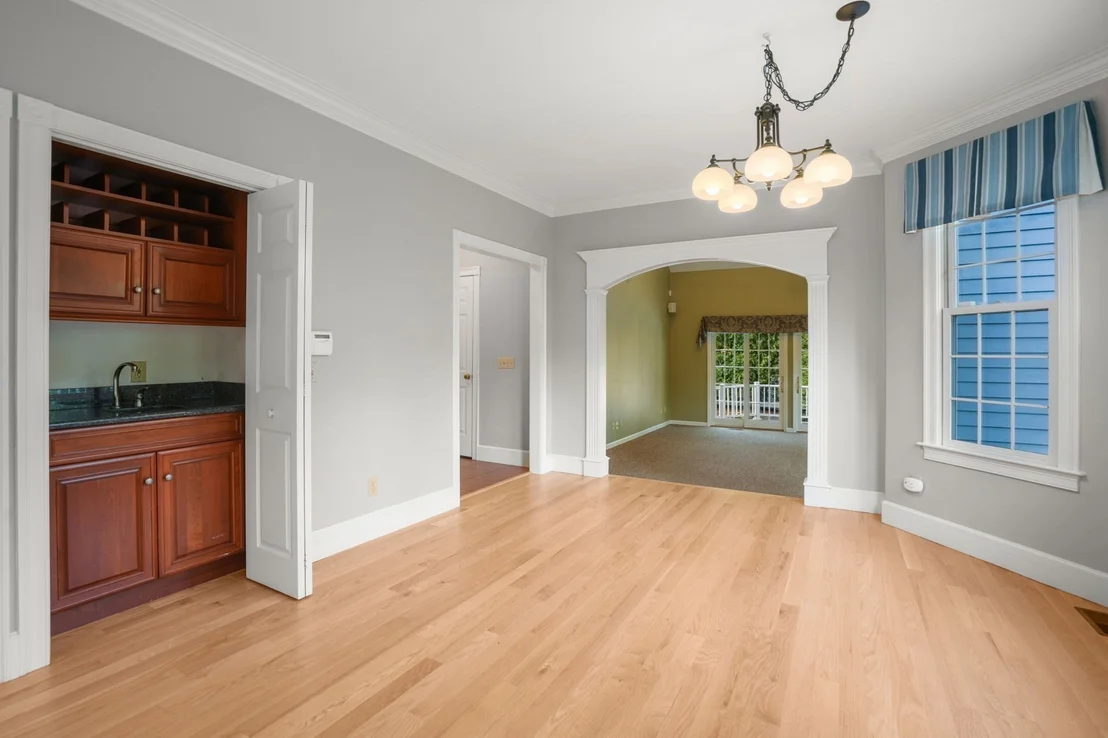 Photo of 9 Fieldstone Dr