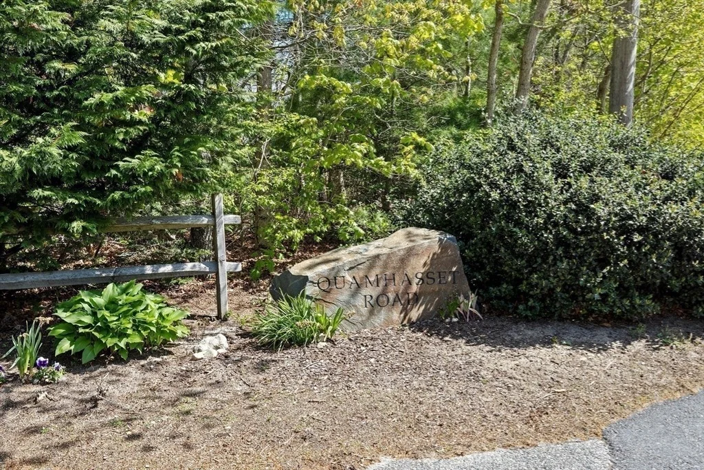 Photo of 10 Quamhassett Road