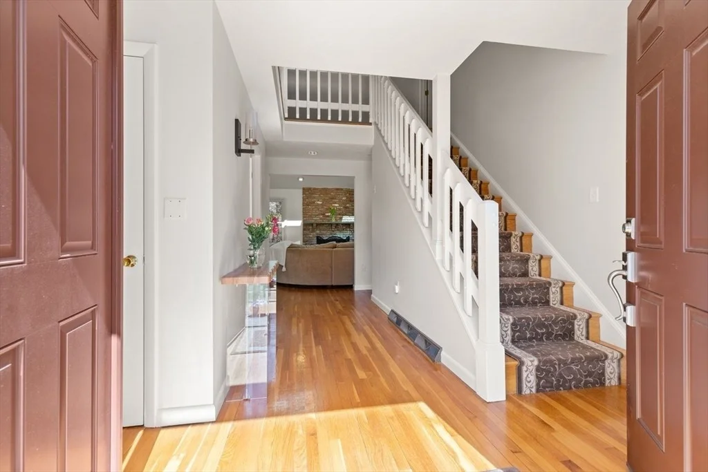 Photo of 17 Niantic Rd