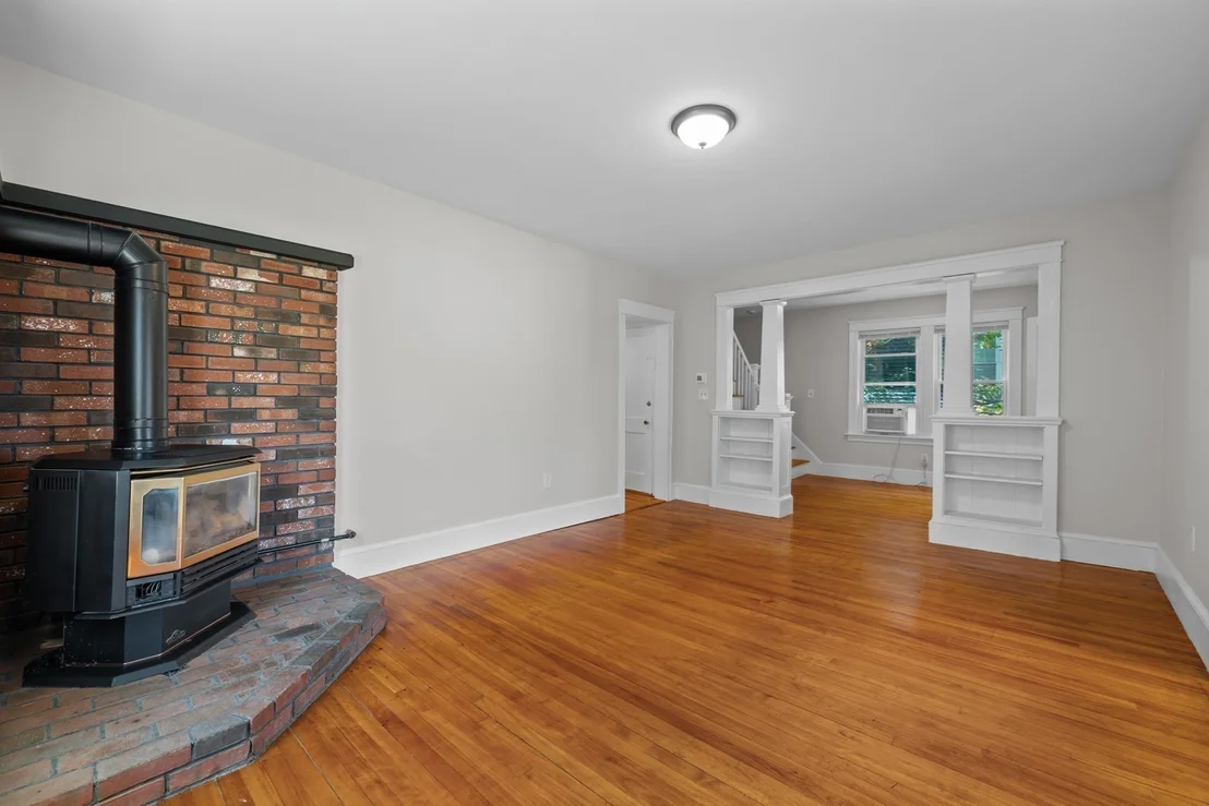Photo of 33 Clearview Ave