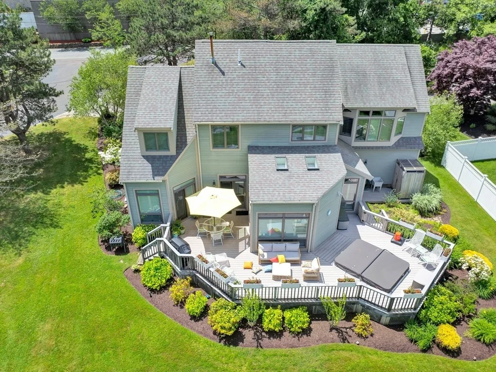 Photo of 8 Barn Ln