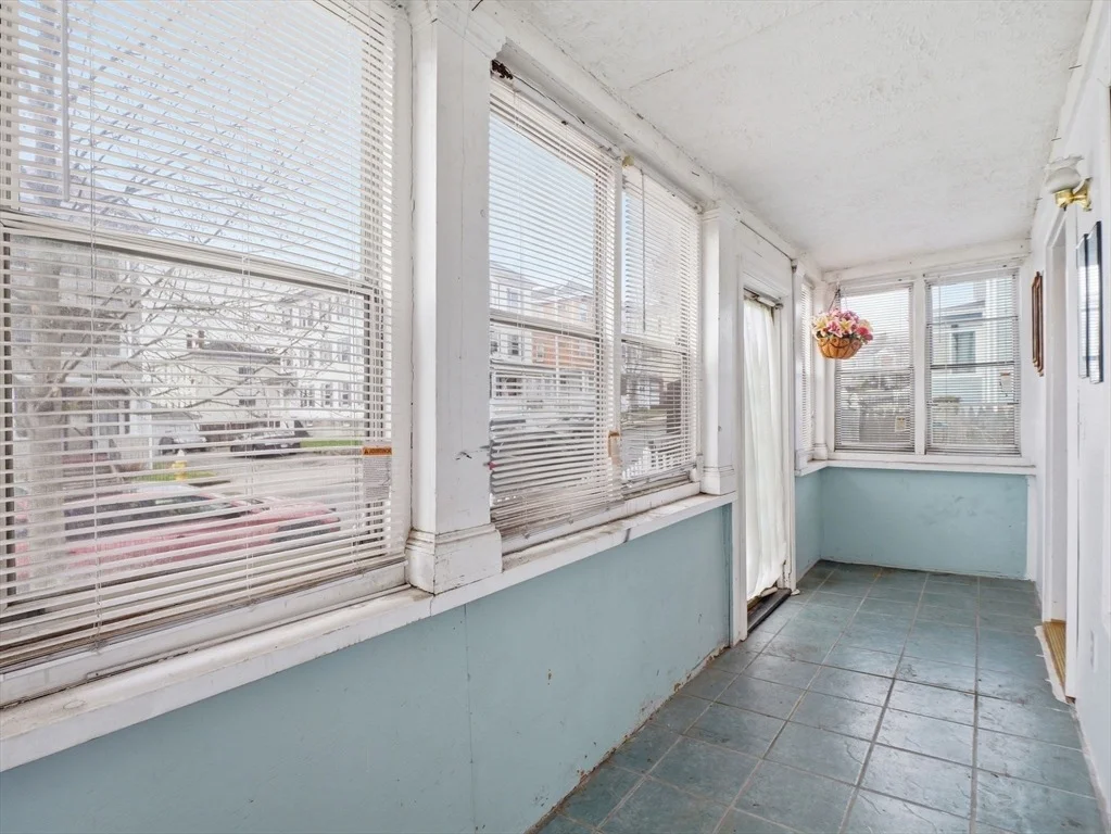 Photo of 10 Almont Ave