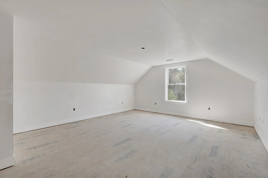 Photo of 18 Macdonald Dr