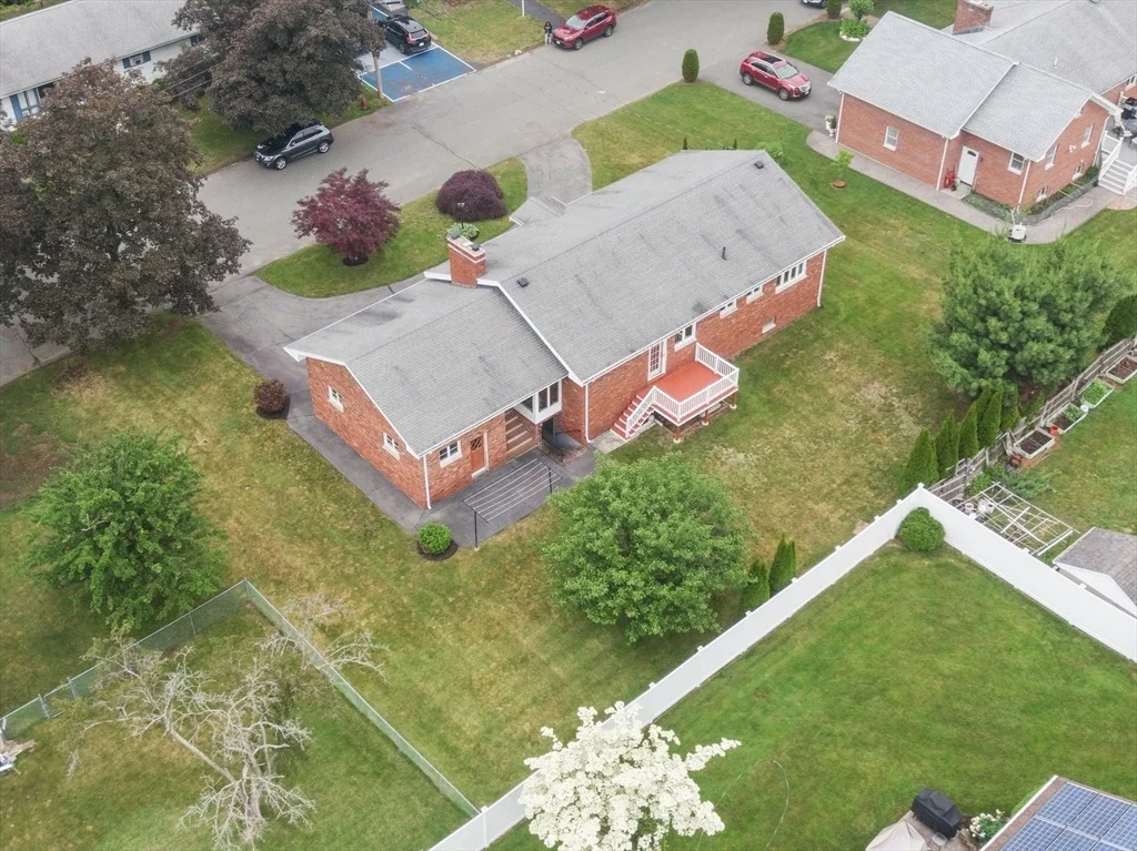 Photo of 21 Laurine Rd