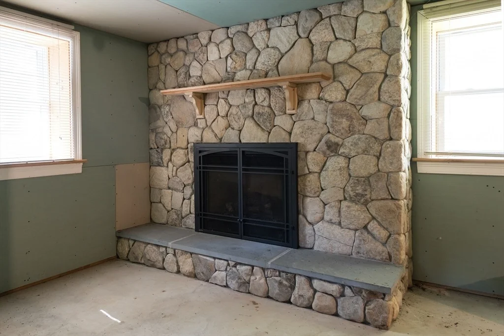 Photo of 35 Sharon Cir
