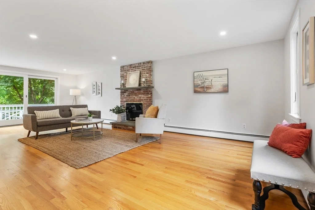 Photo of 444 Middle Road