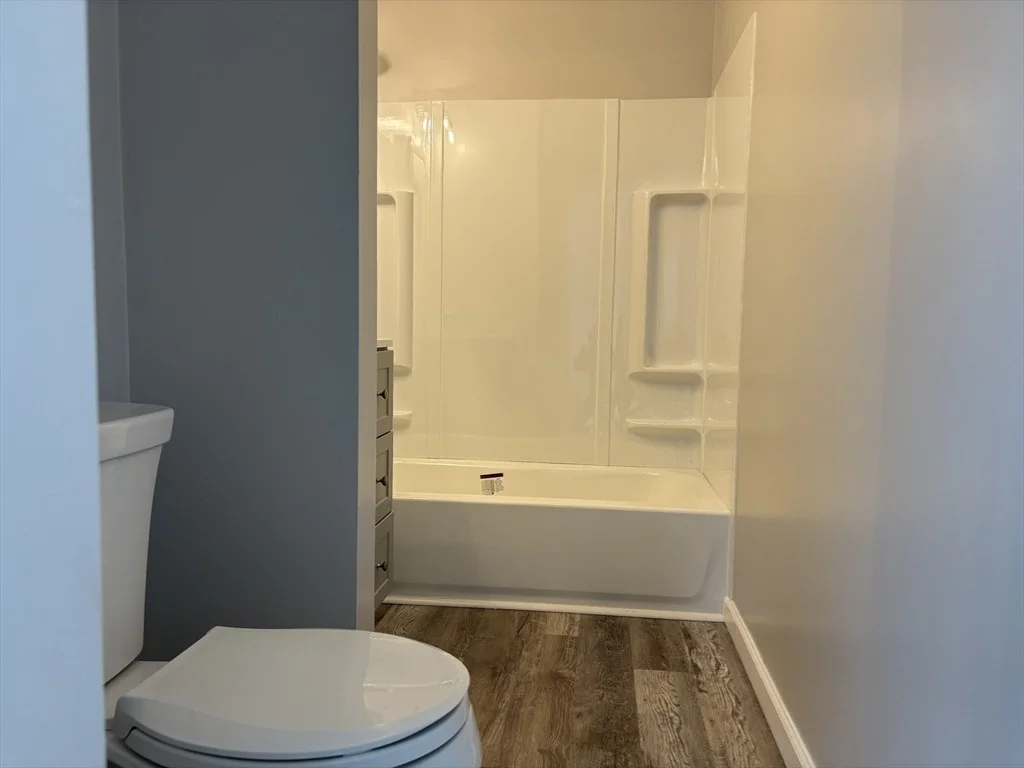Photo of 62 Barlow Ave