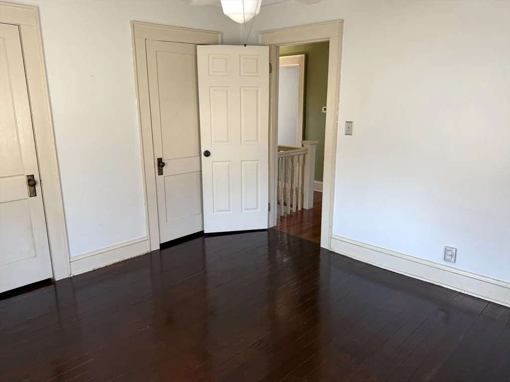 Photo of 180 Russell Rd