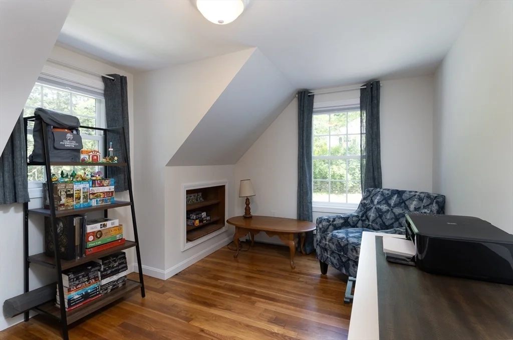 Photo of 114 Burbank Ave